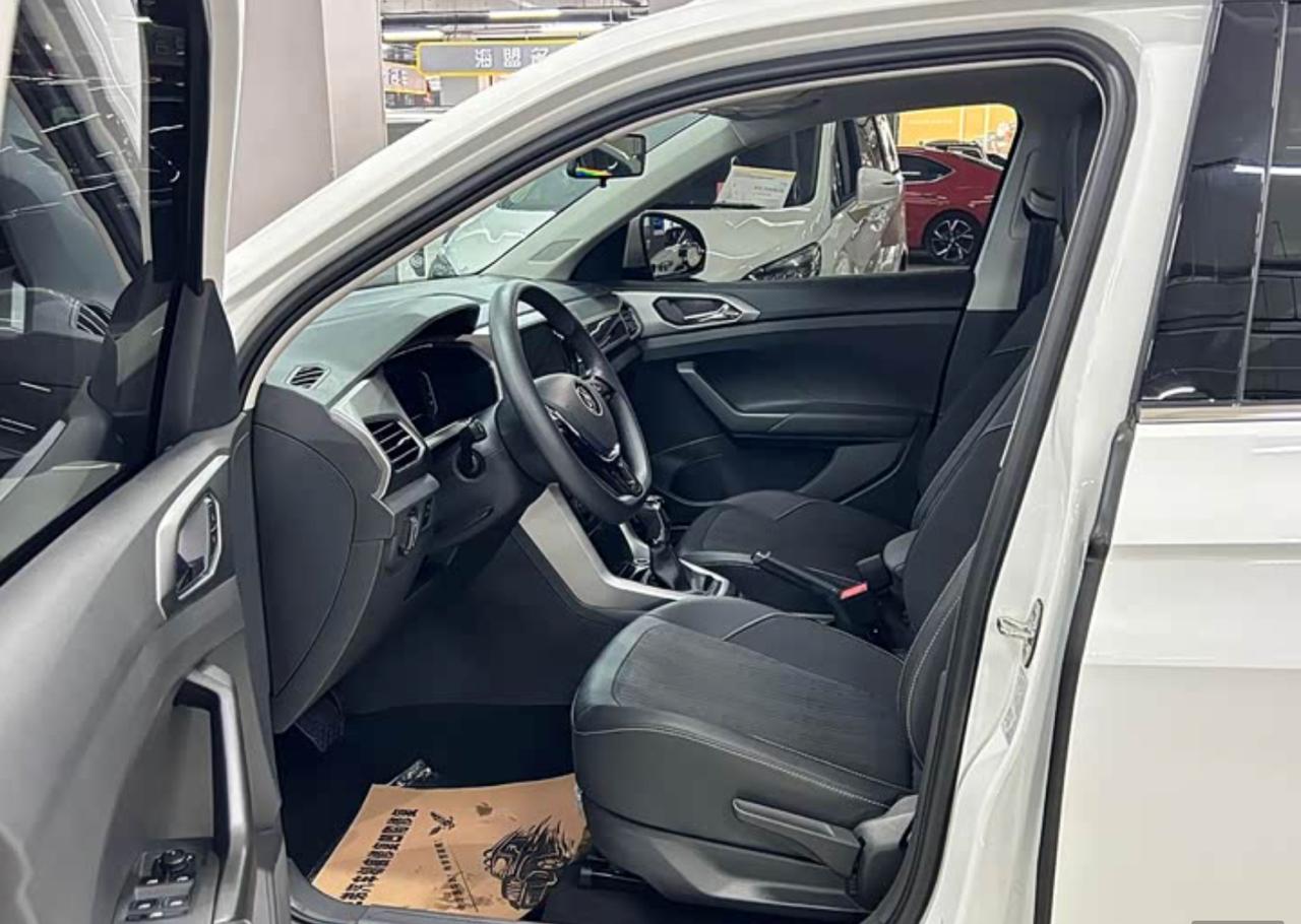 Volkswagen T Cross 7