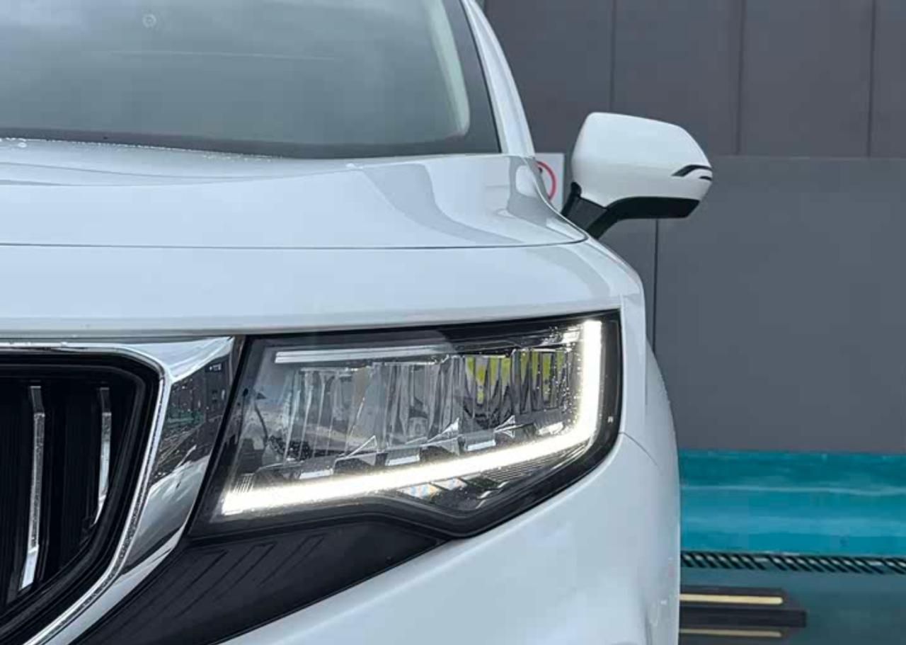 Geely Okavango 6