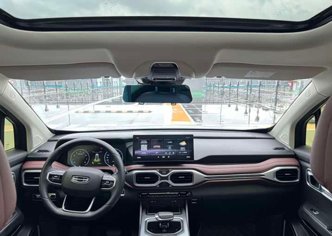 Geely Okavango 7