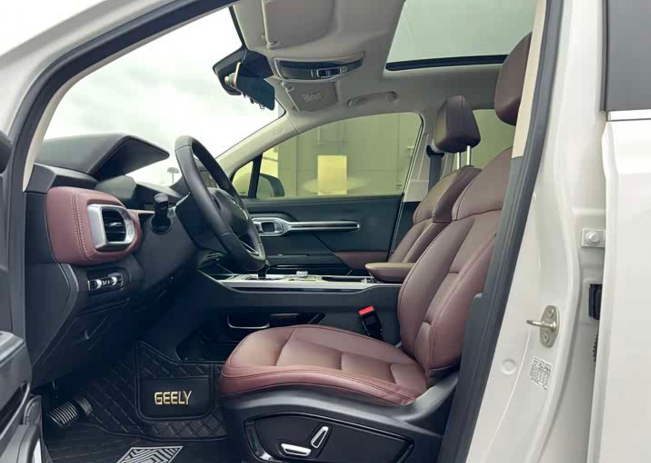 Geely Okavango 8