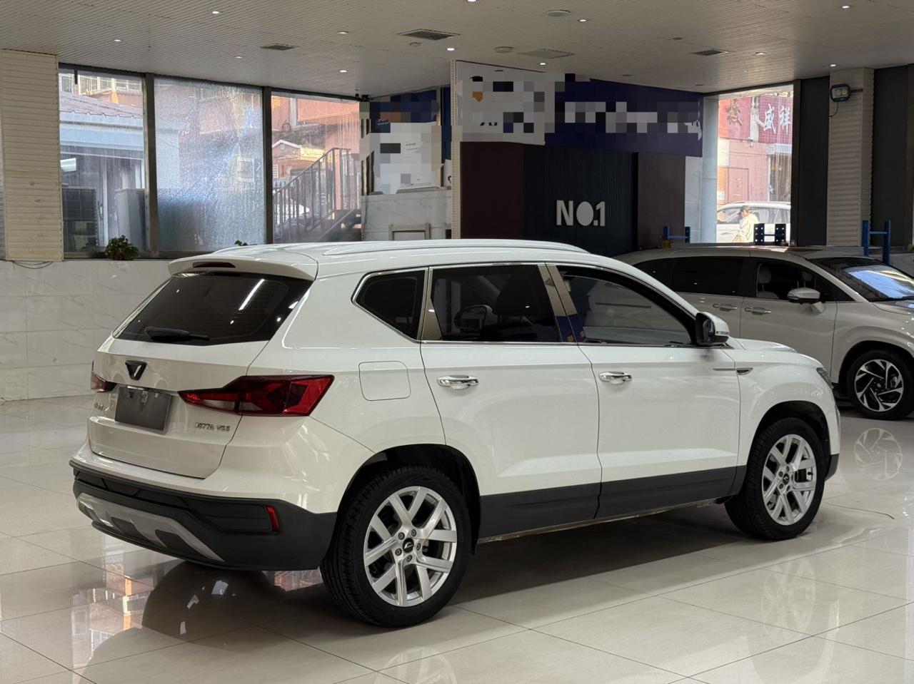 Volkswagen Jetta VS5 4