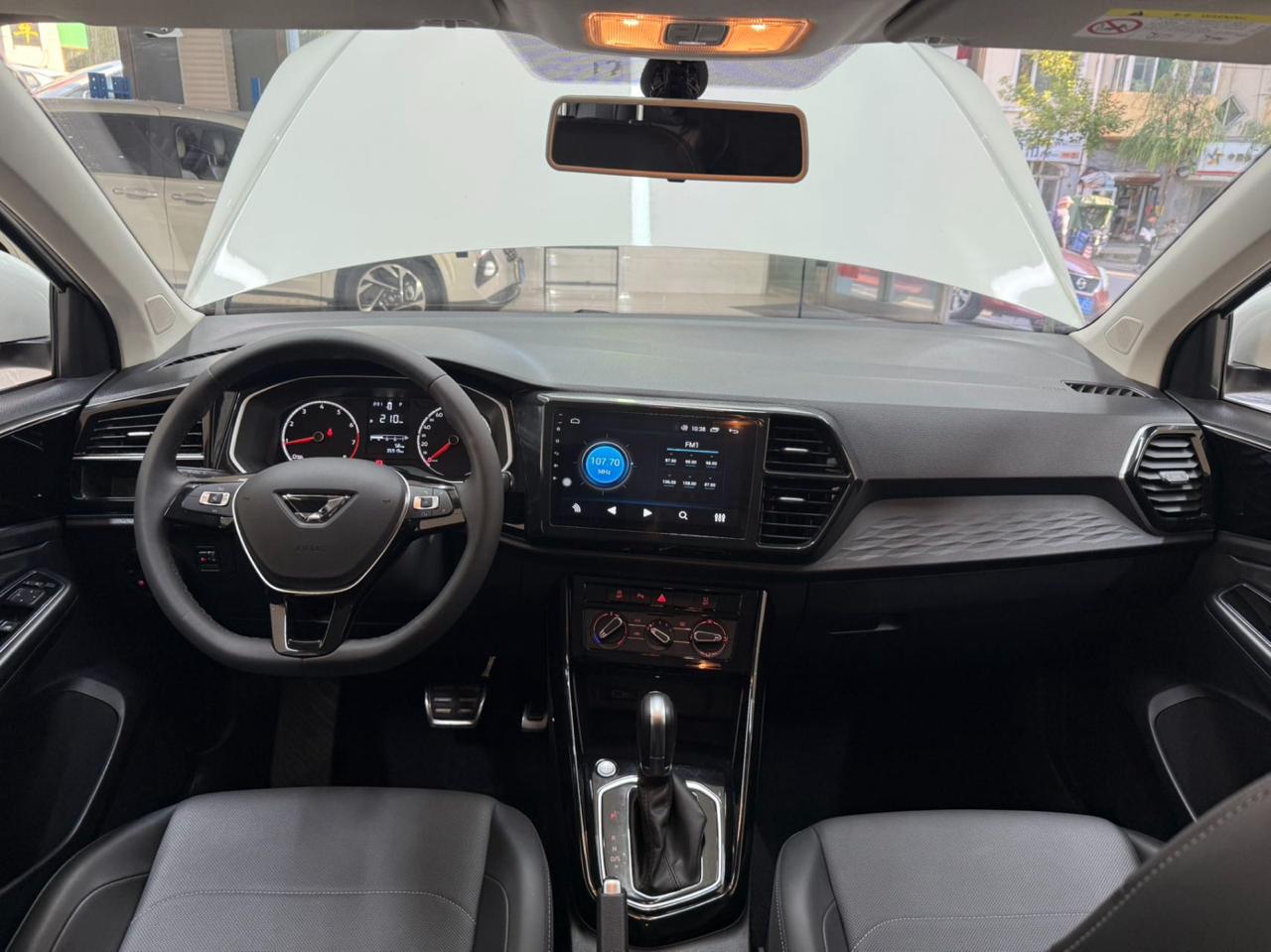 Volkswagen Jetta VS5 7