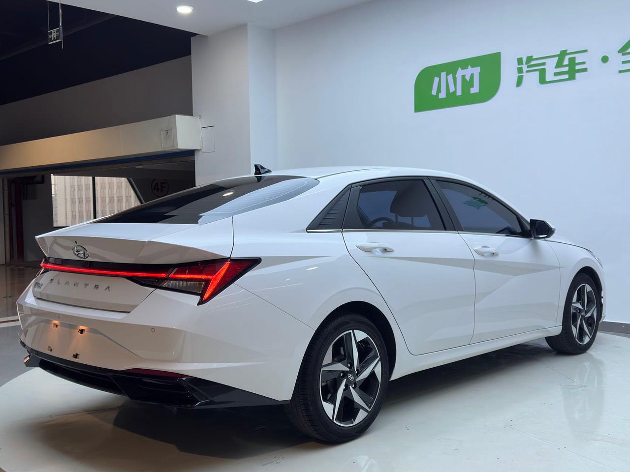 Hyundai ELANTRA 3