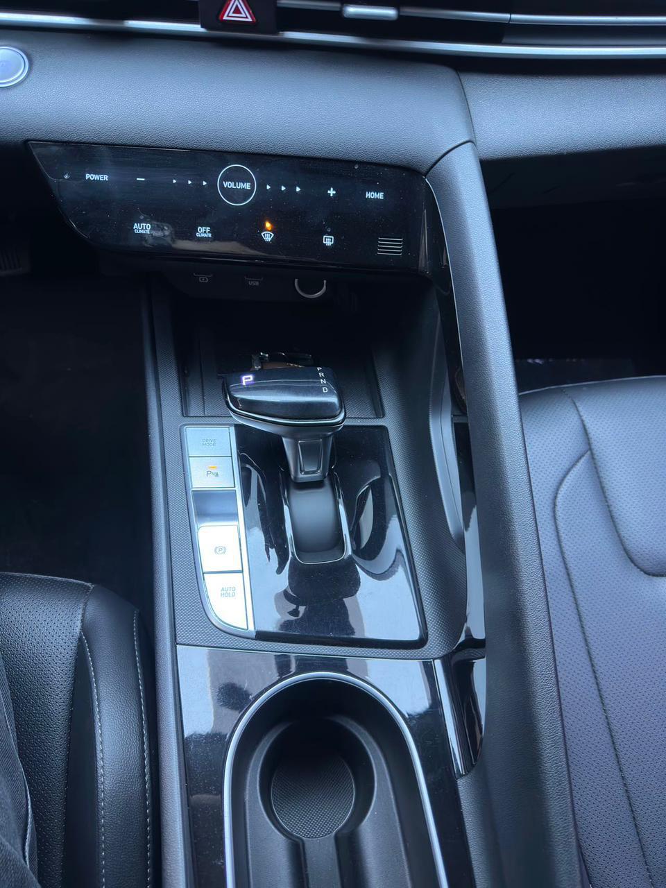 Hyundai ELANTRA 7
