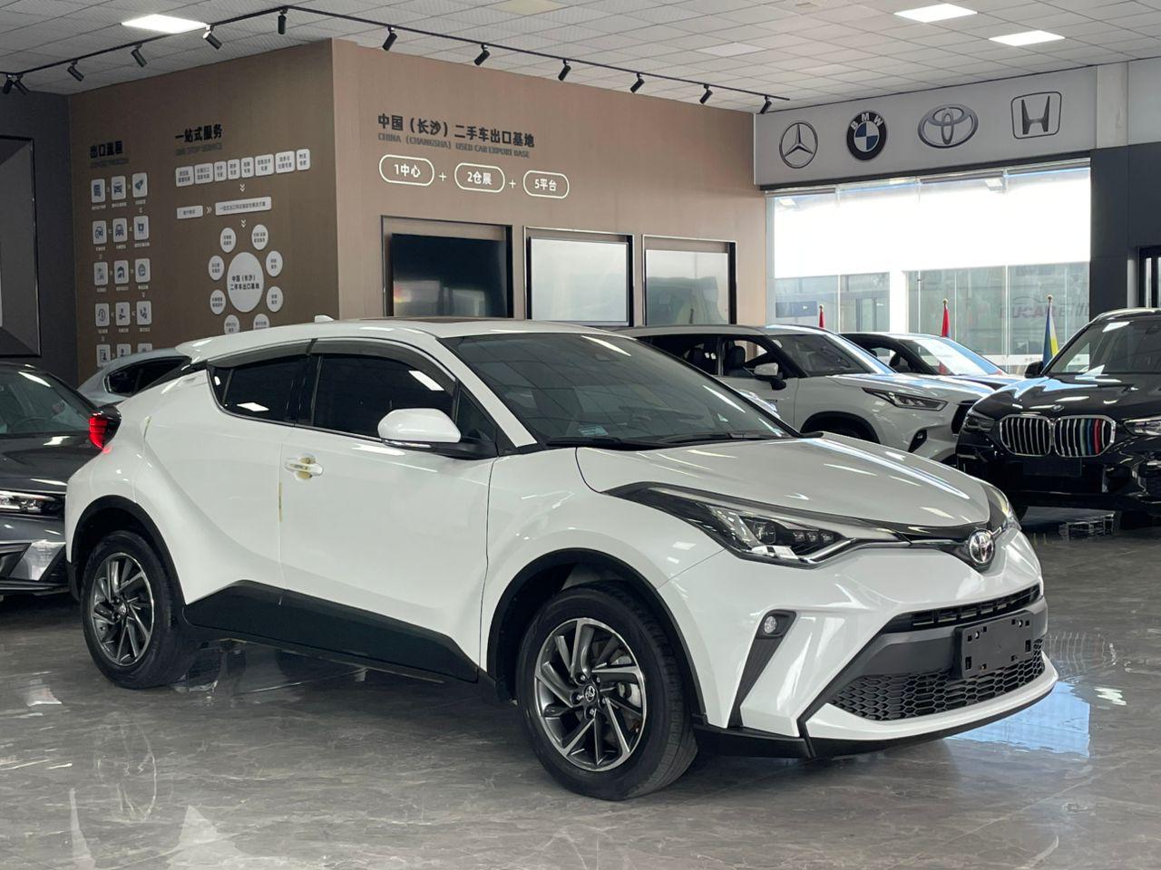 Toyota C-HR 2