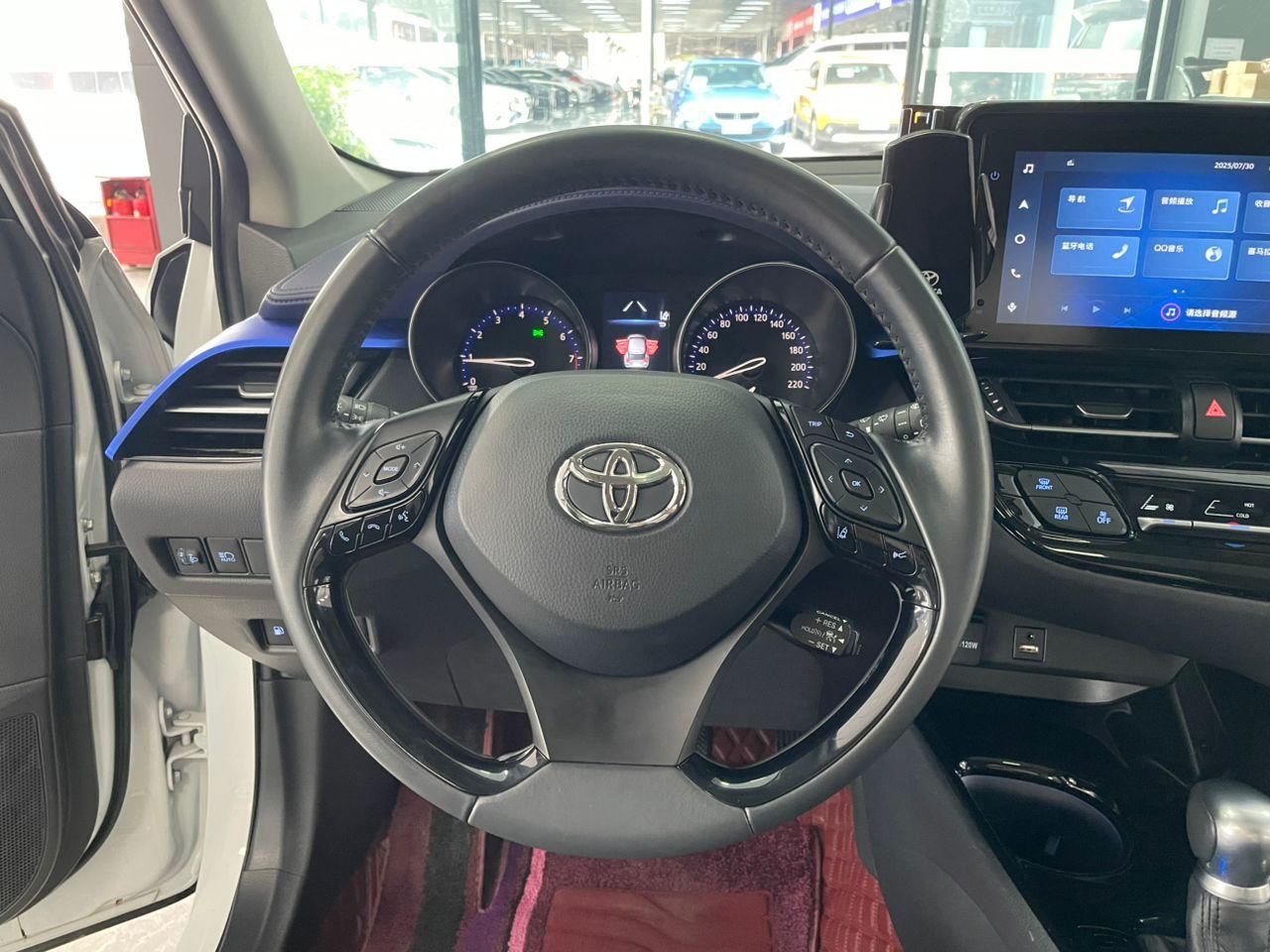 Toyota C-HR 5