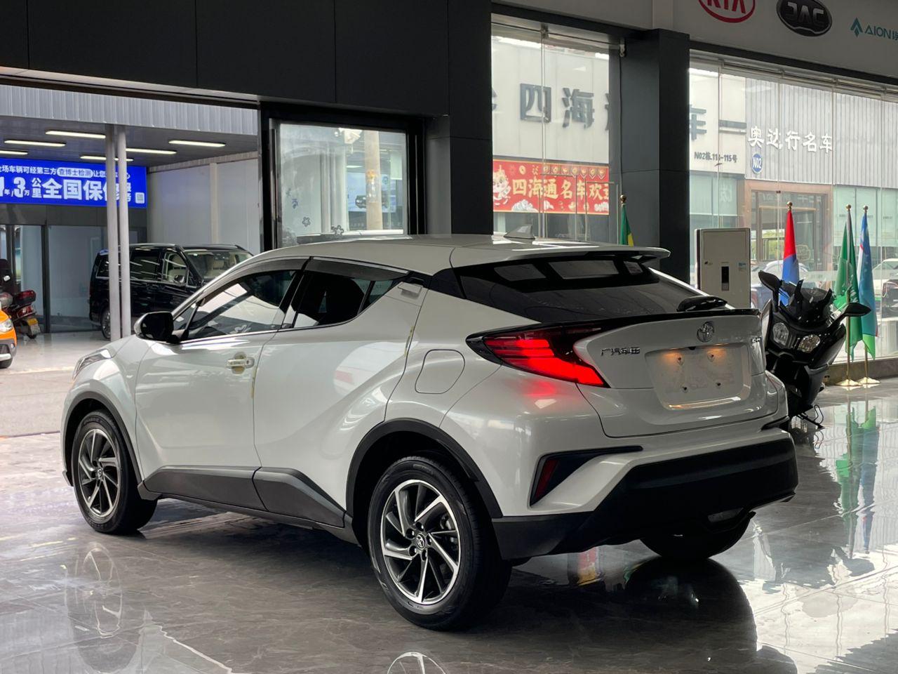 Toyota C-HR 6