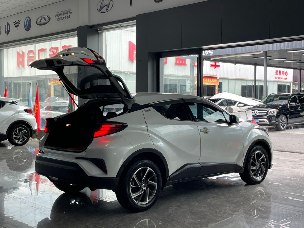 Toyota C-HR 8