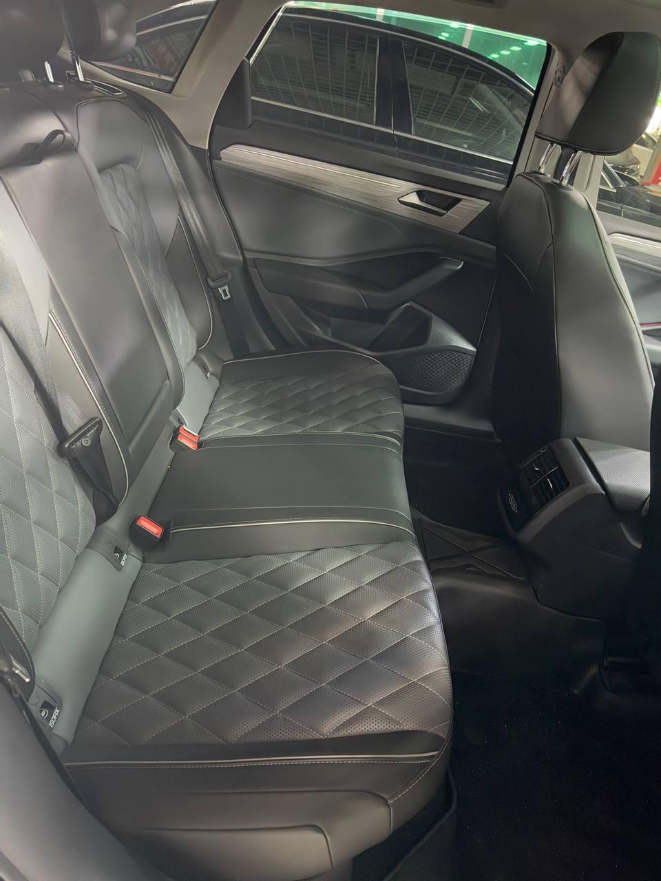 Volkswagen Sagitar 8