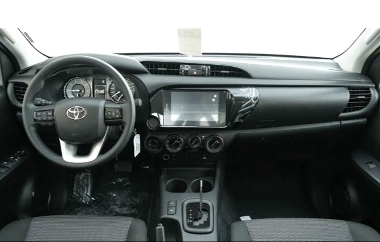 Toyota HILUX DLX MID 4