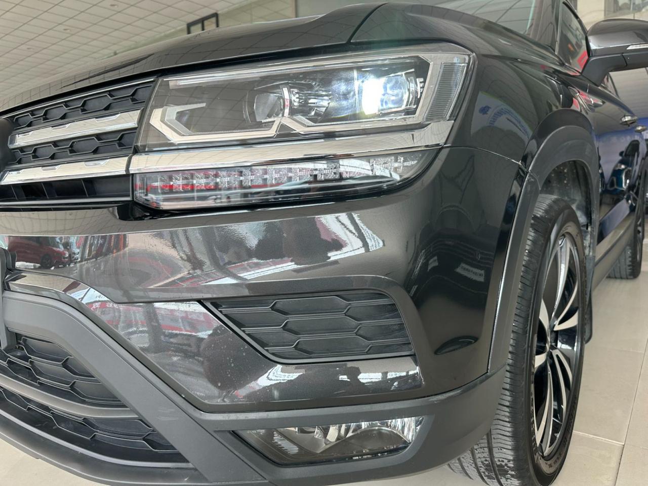 Volkswagen Tharu 5