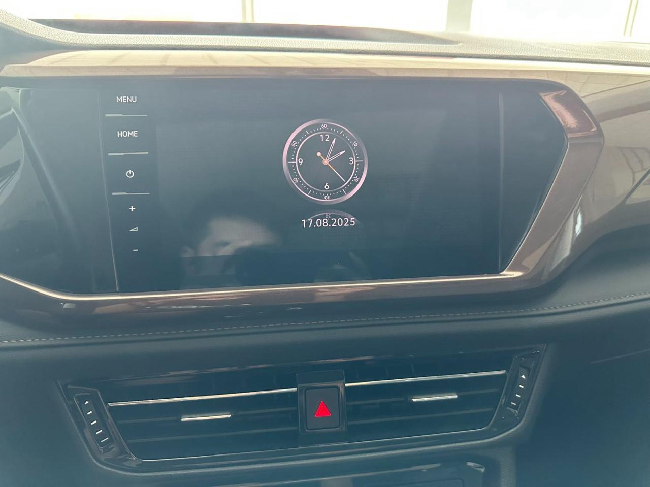 Volkswagen Tharu 7