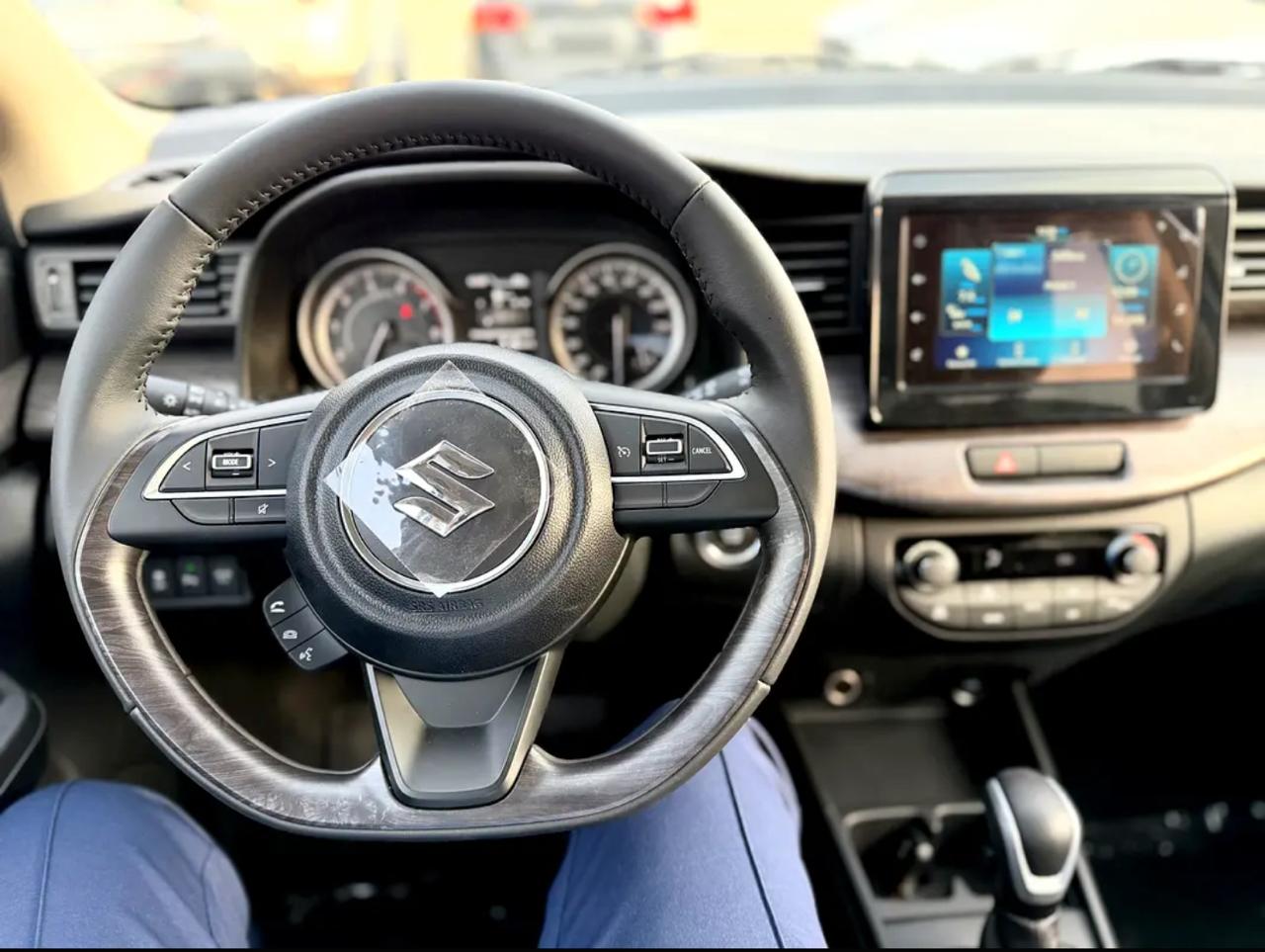 Suzuki ERTIGA GLX 6