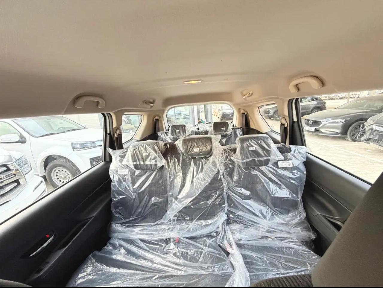 Suzuki ERTIGA GLX 8