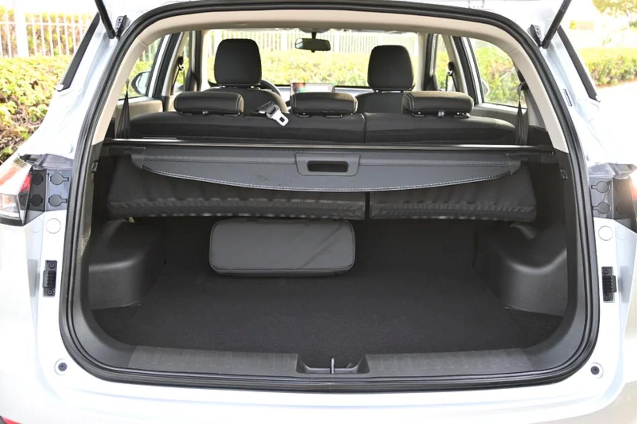 Chevrolet GROOVE LT 4