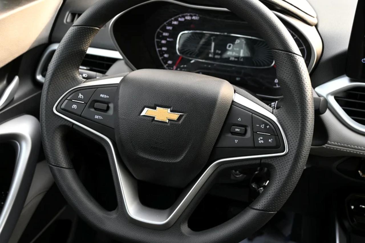 Chevrolet GROOVE LT 8