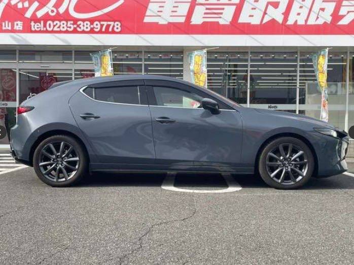 Mazda 3 FASTBACK 4