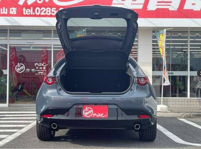 Mazda 3 FASTBACK 7
