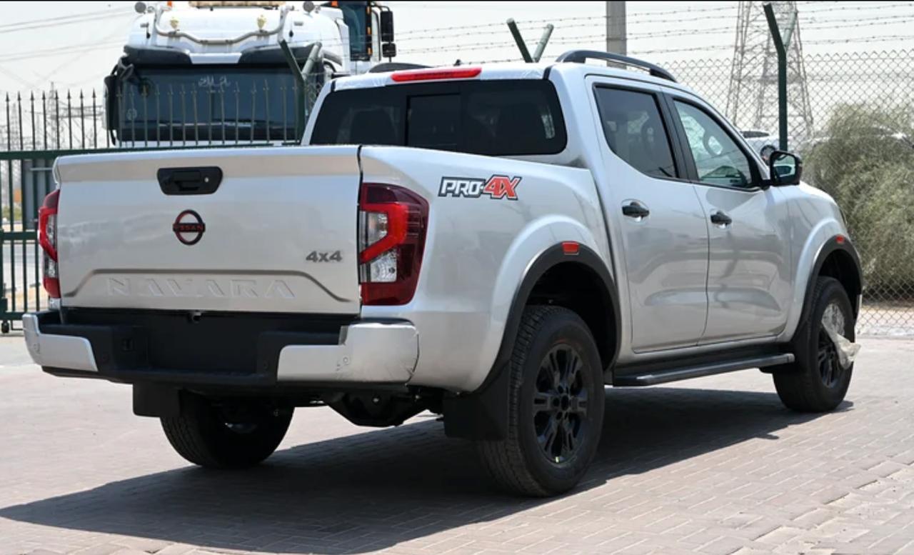 Nissan NAVARA 3