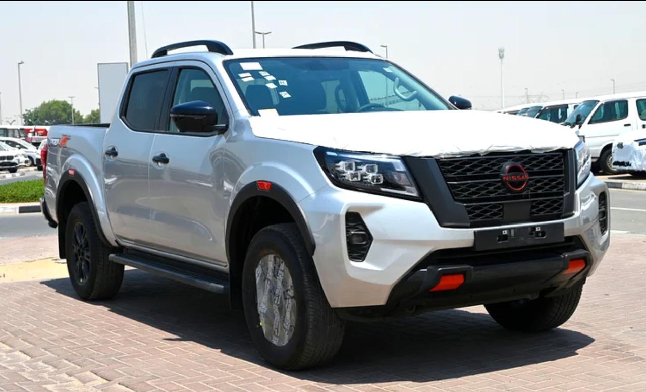 Nissan NAVARA 5