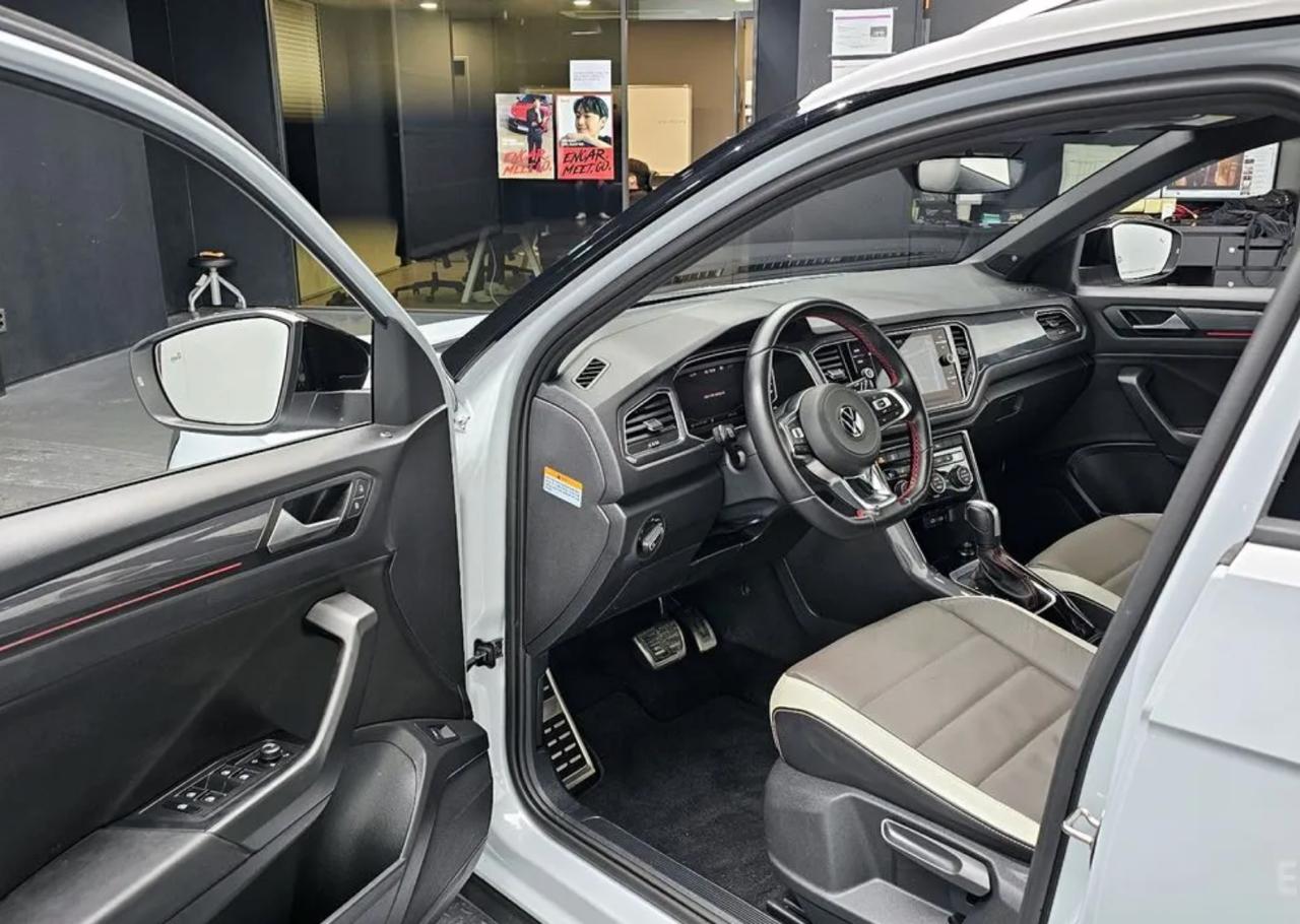 Volkswagen T-Roc 8
