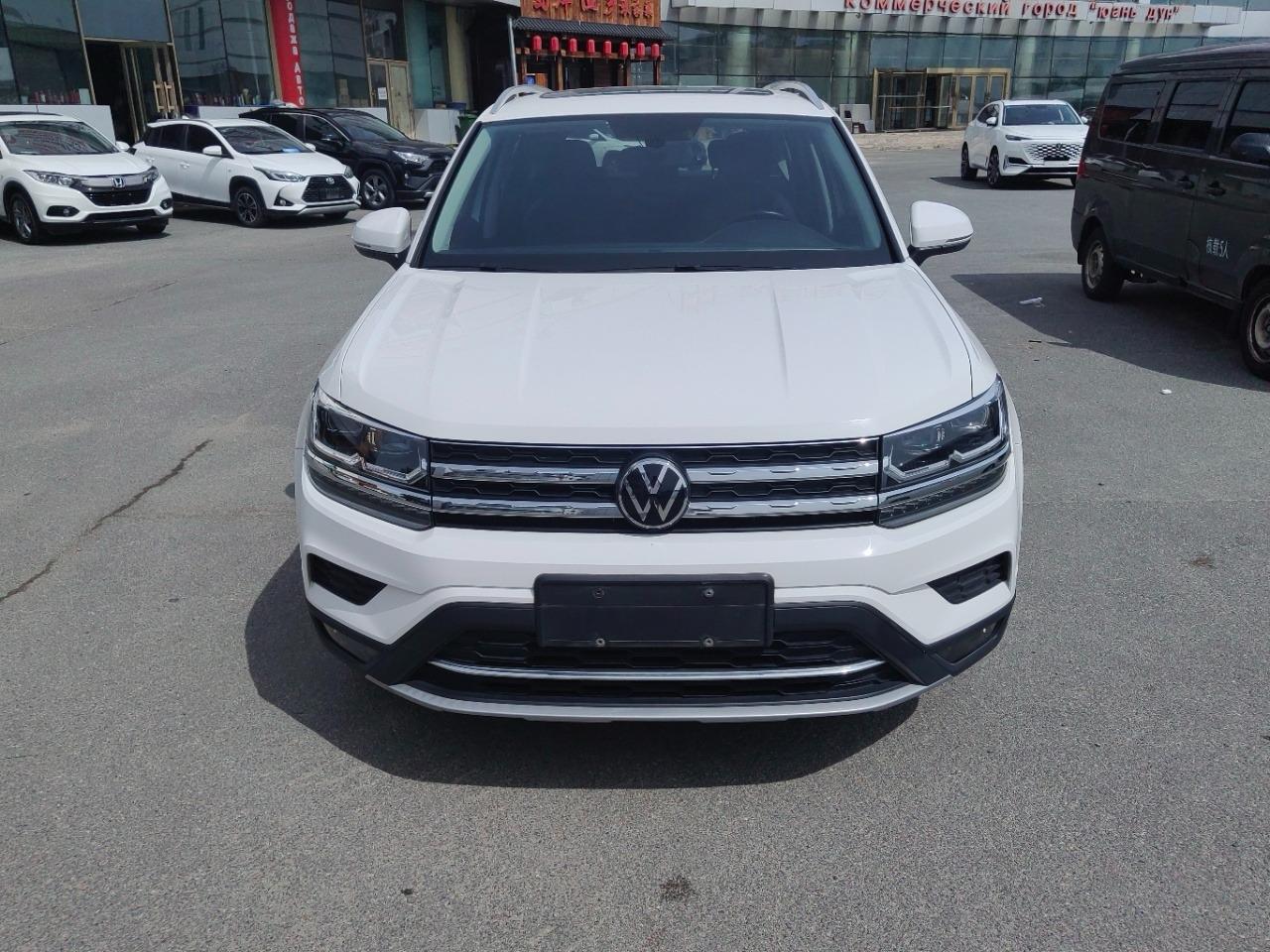 Volkswagen Tharu 5