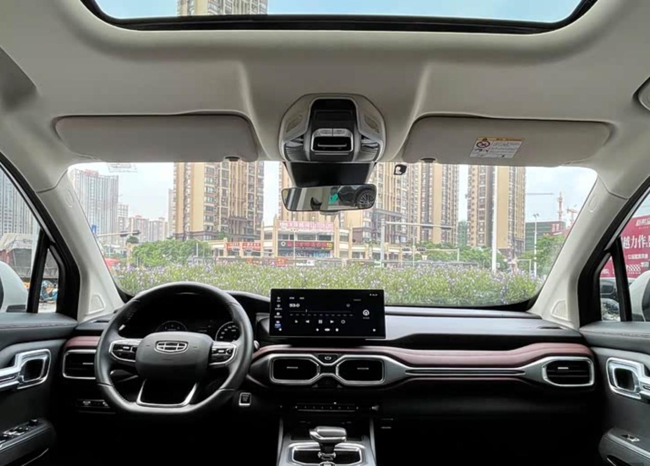Geely Okavango 7