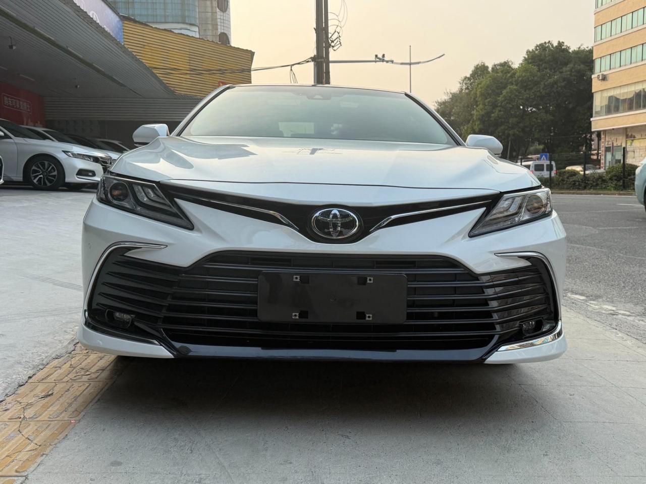 Toyota Camry 2