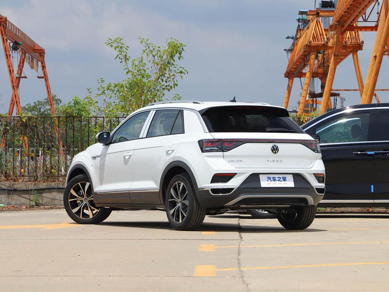 Volkswagen T-ROC 3