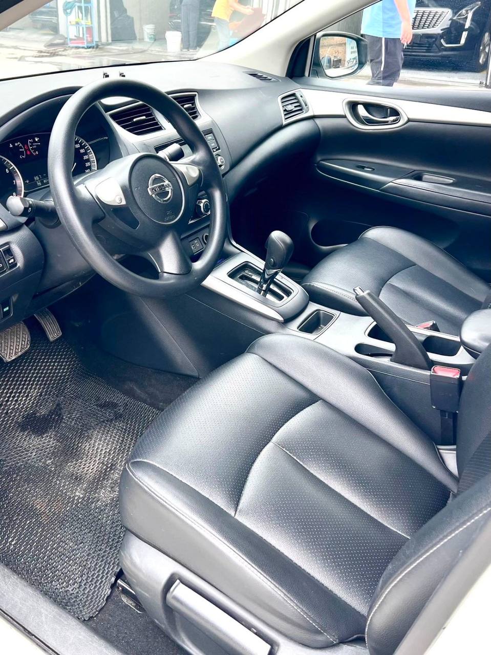 Nissan Sentra 6