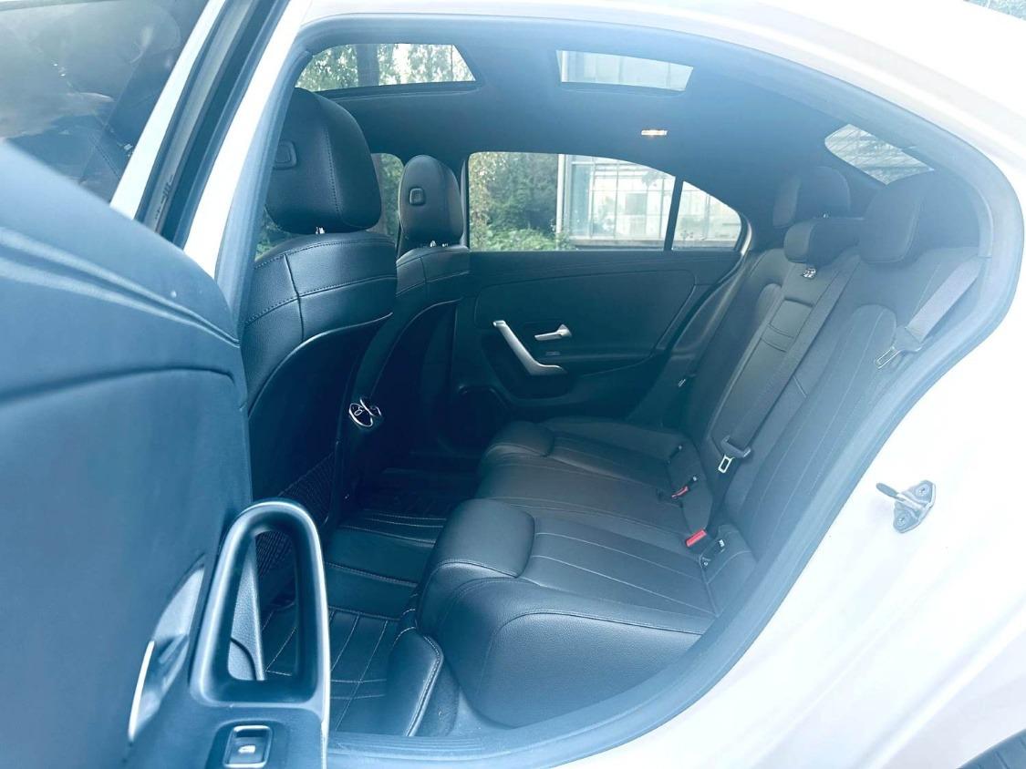 Mercedes-Benz A-Class A200L 4