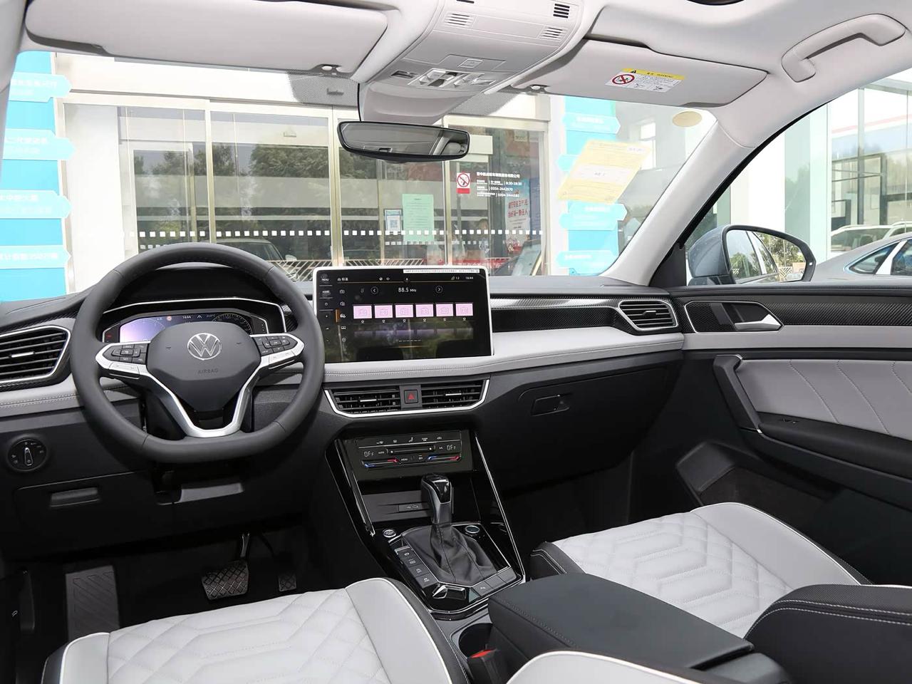 Volkswagen TAYRON 6