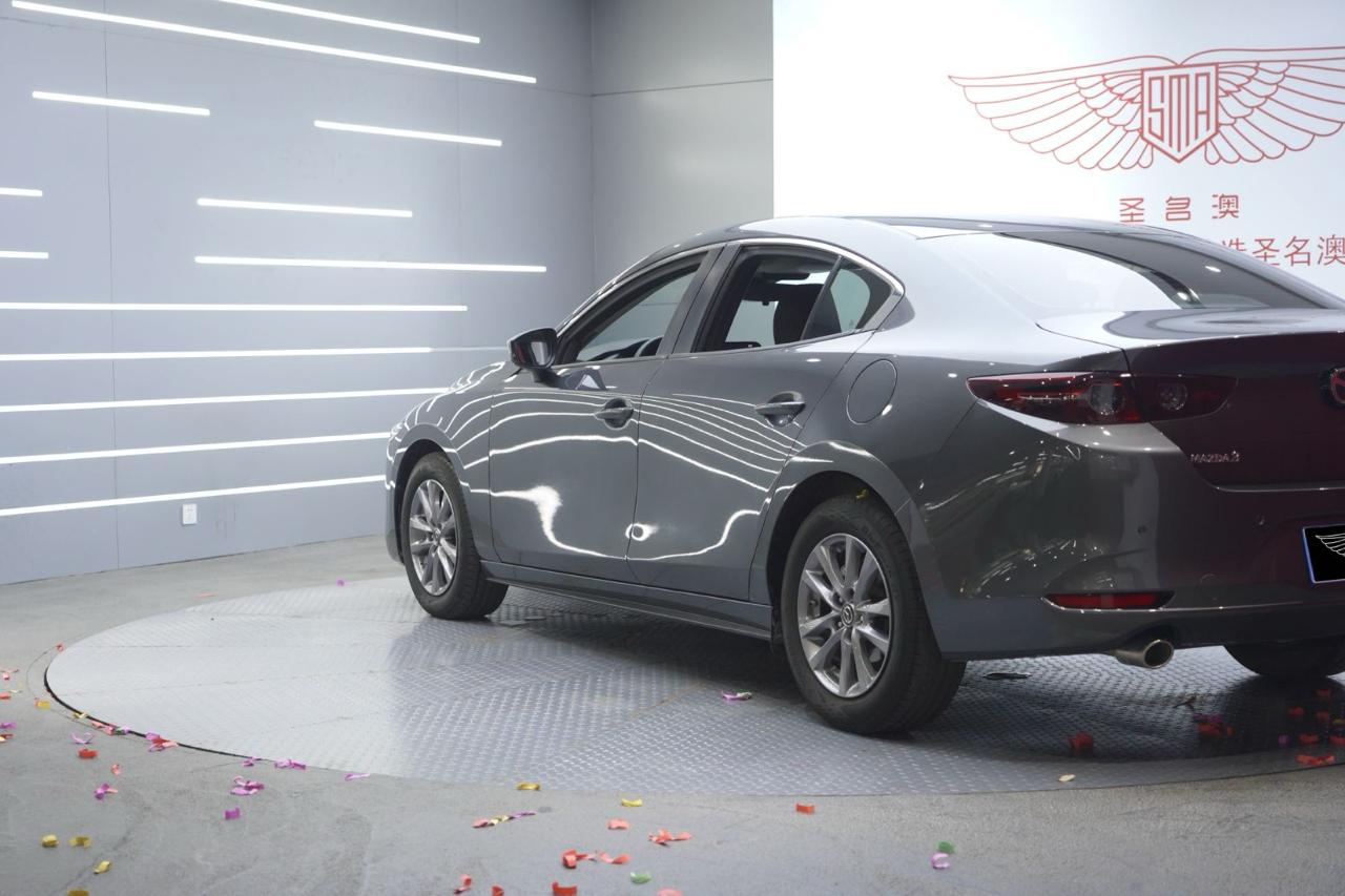 Mazda 3 3