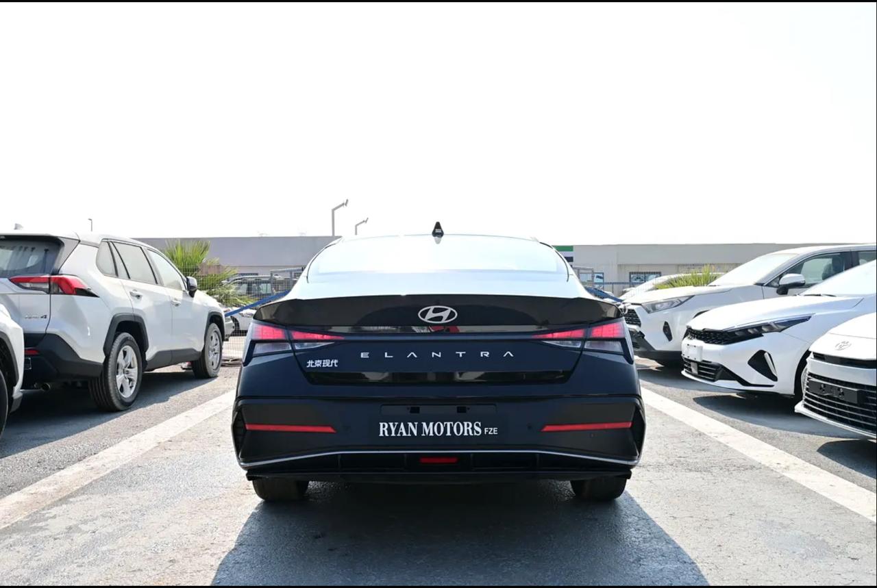 Hyundai ELANTRA 2
