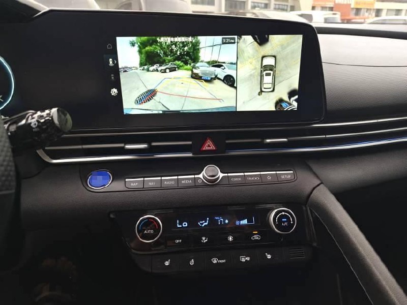 Hyundai Elantra 7