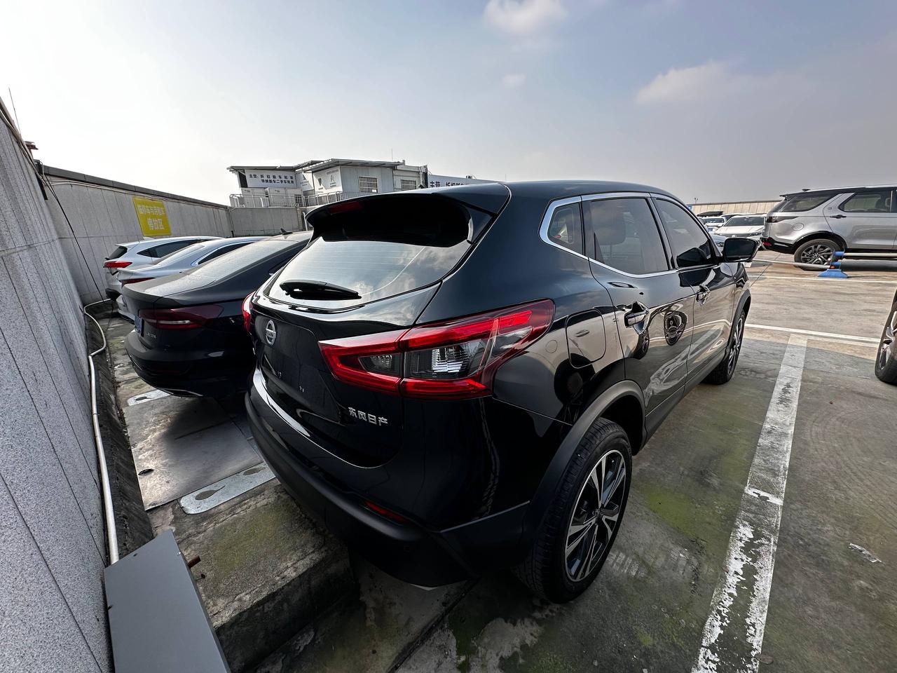 Nissan QASHQAI 4