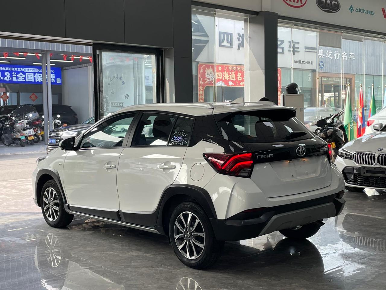 Toyota Yaris X 3