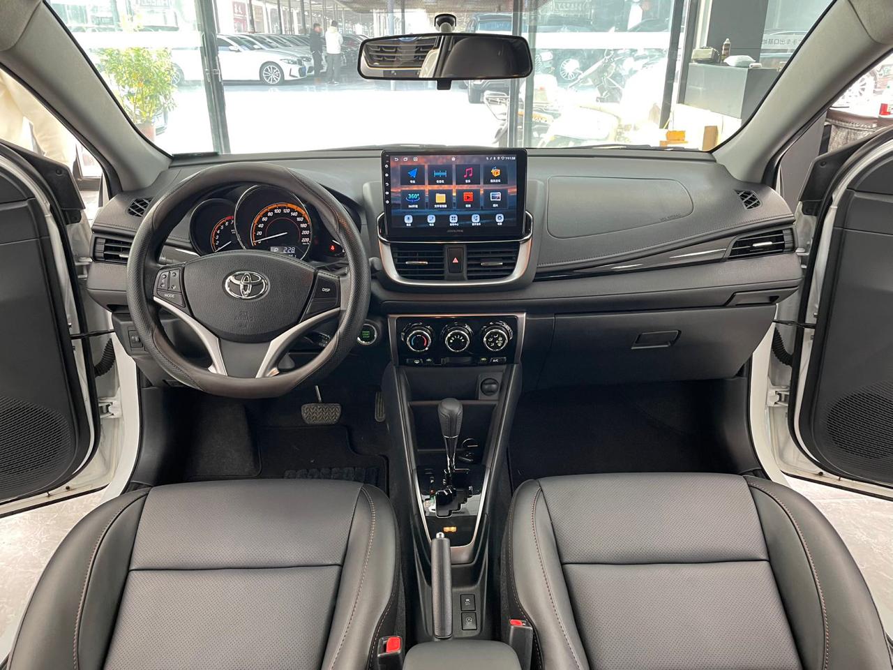 Toyota Yaris X 5