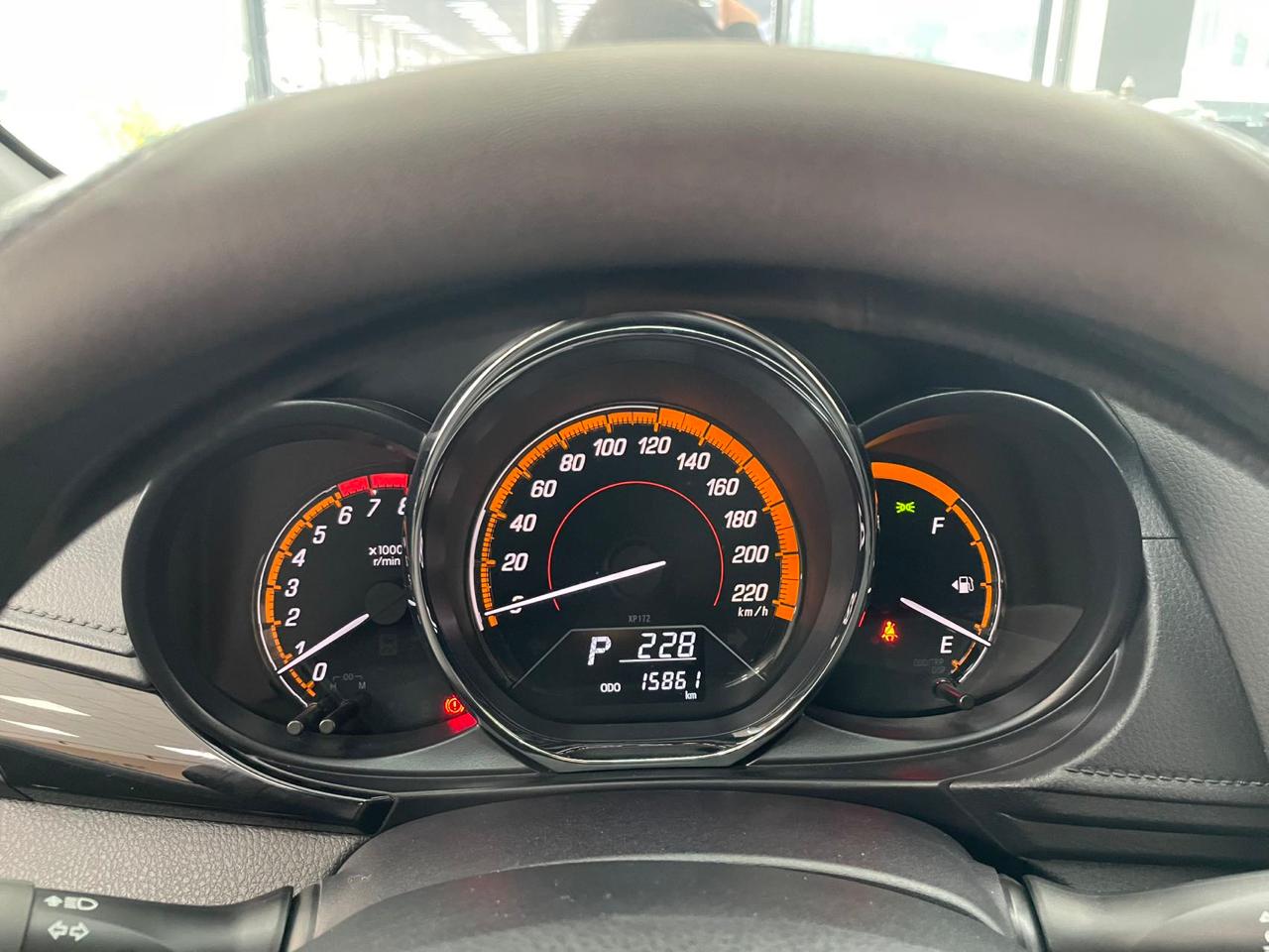 Toyota Yaris X 8