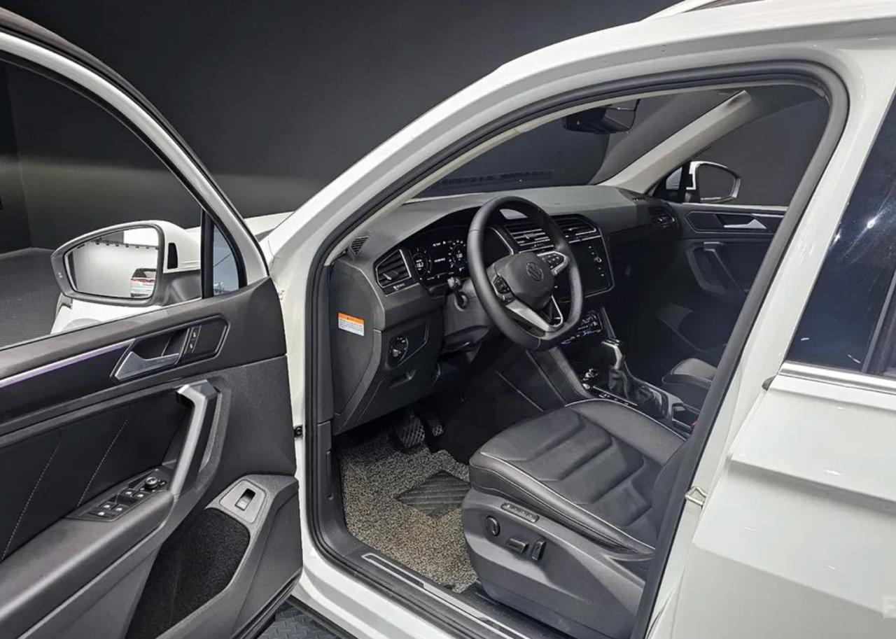 Volkswagen TIGUAN 5