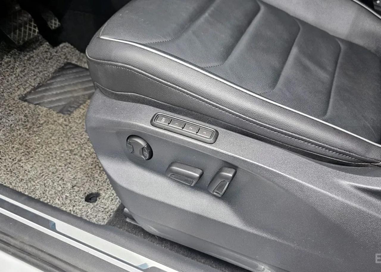 Volkswagen TIGUAN 8