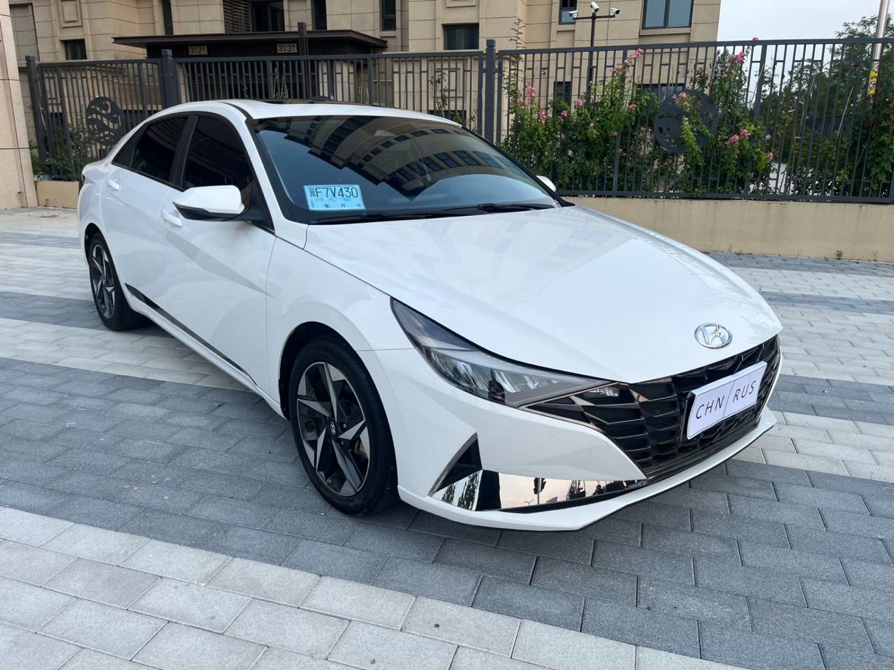 Hyundai Elantra 2