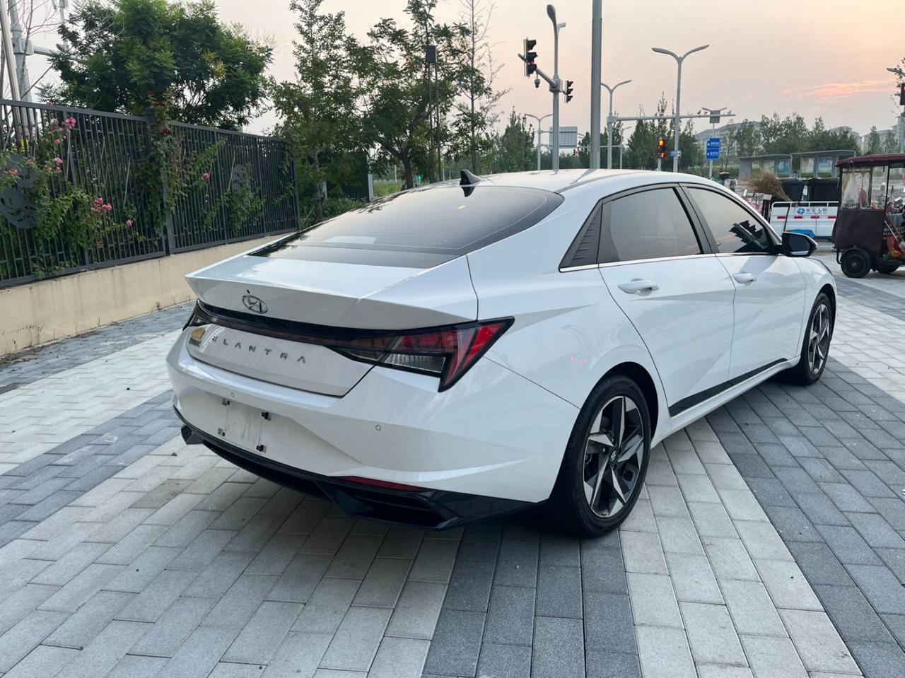 Hyundai Elantra 3
