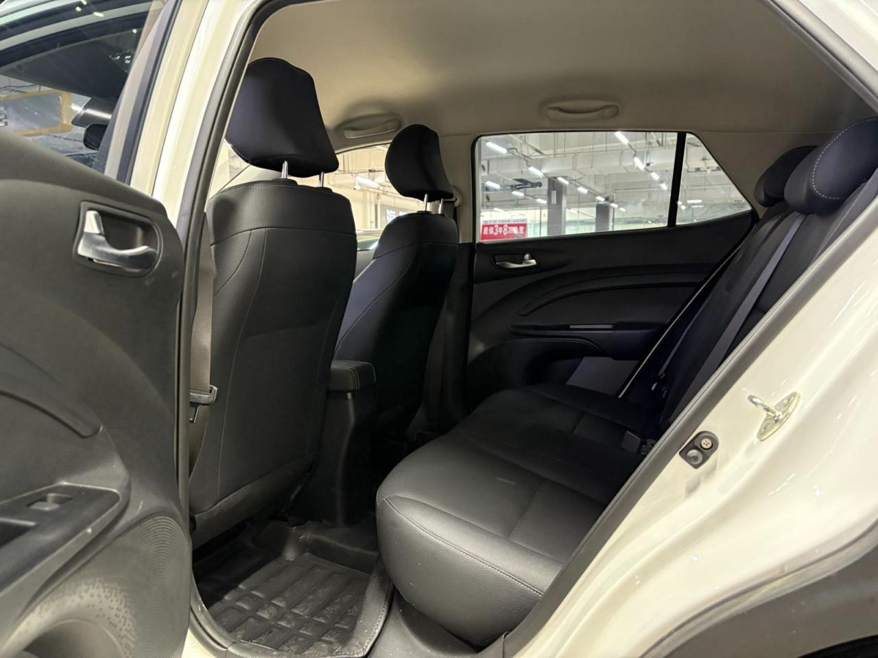 Kia KX Cross 8