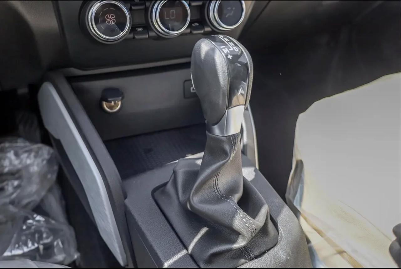 Renault DUSTER 6