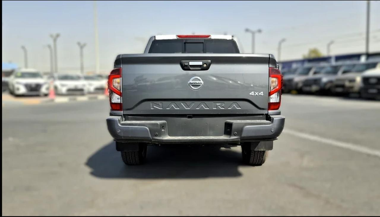 Nissan NAVARA 4