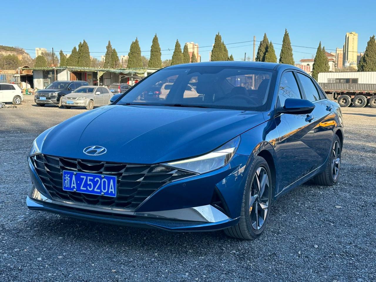 Hyundai ELANTRA 2