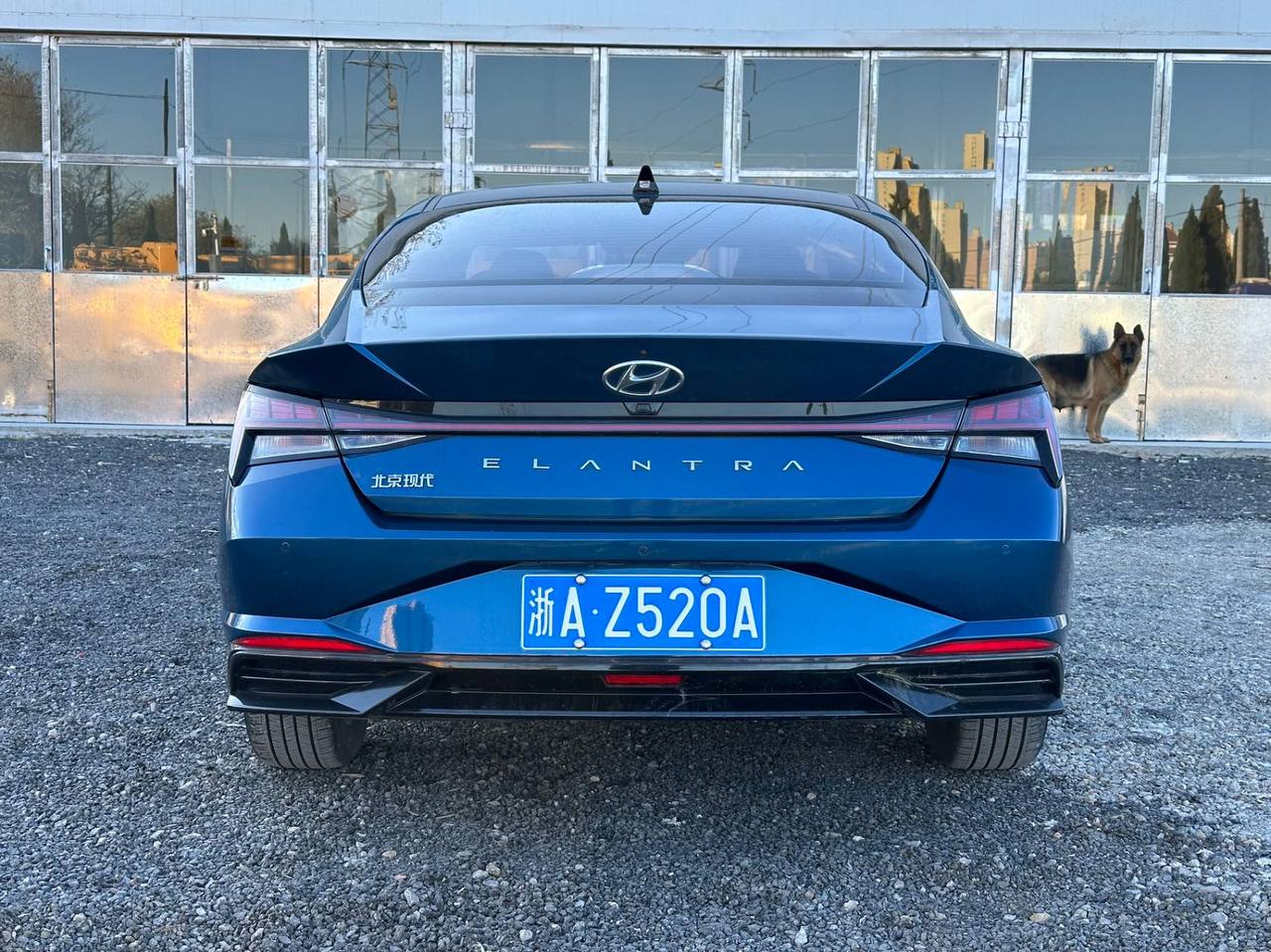 Hyundai ELANTRA 4