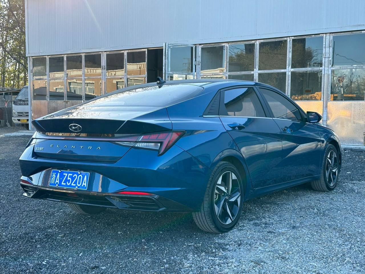 Hyundai ELANTRA 5