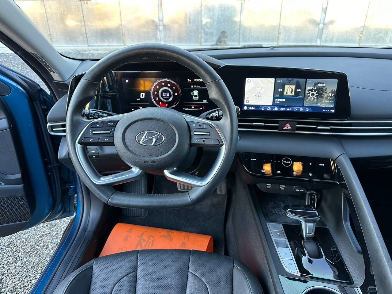 Hyundai ELANTRA 6